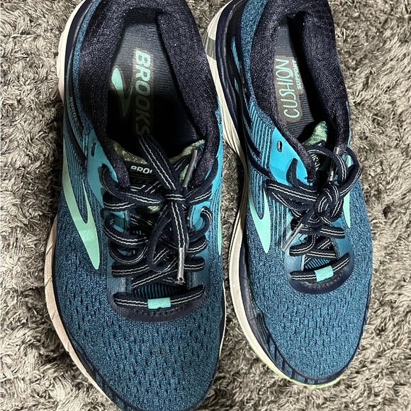 Womens Brooks Adrenaline GTS 18 Teal Running Shoes
Size 7 B (medium) width - Picture 5 of 8
